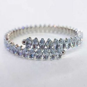 Pulsera en acero con circón blanco